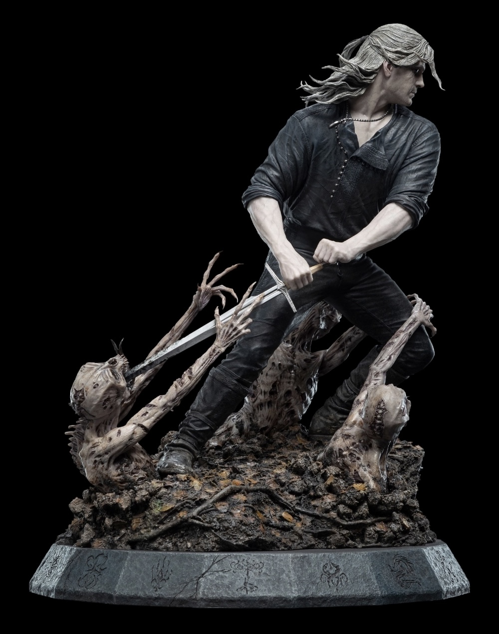 geralt the white wolf        
        <figure class=